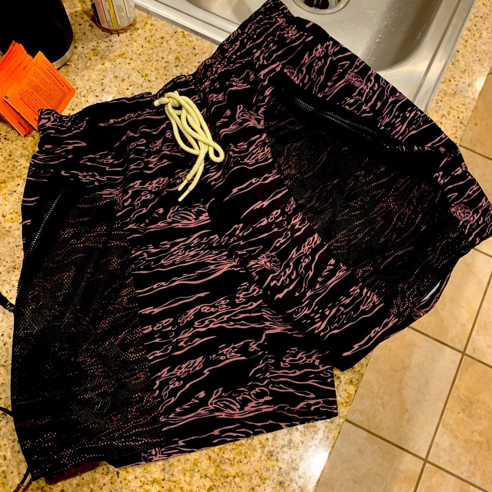 Darc sport shorts size large